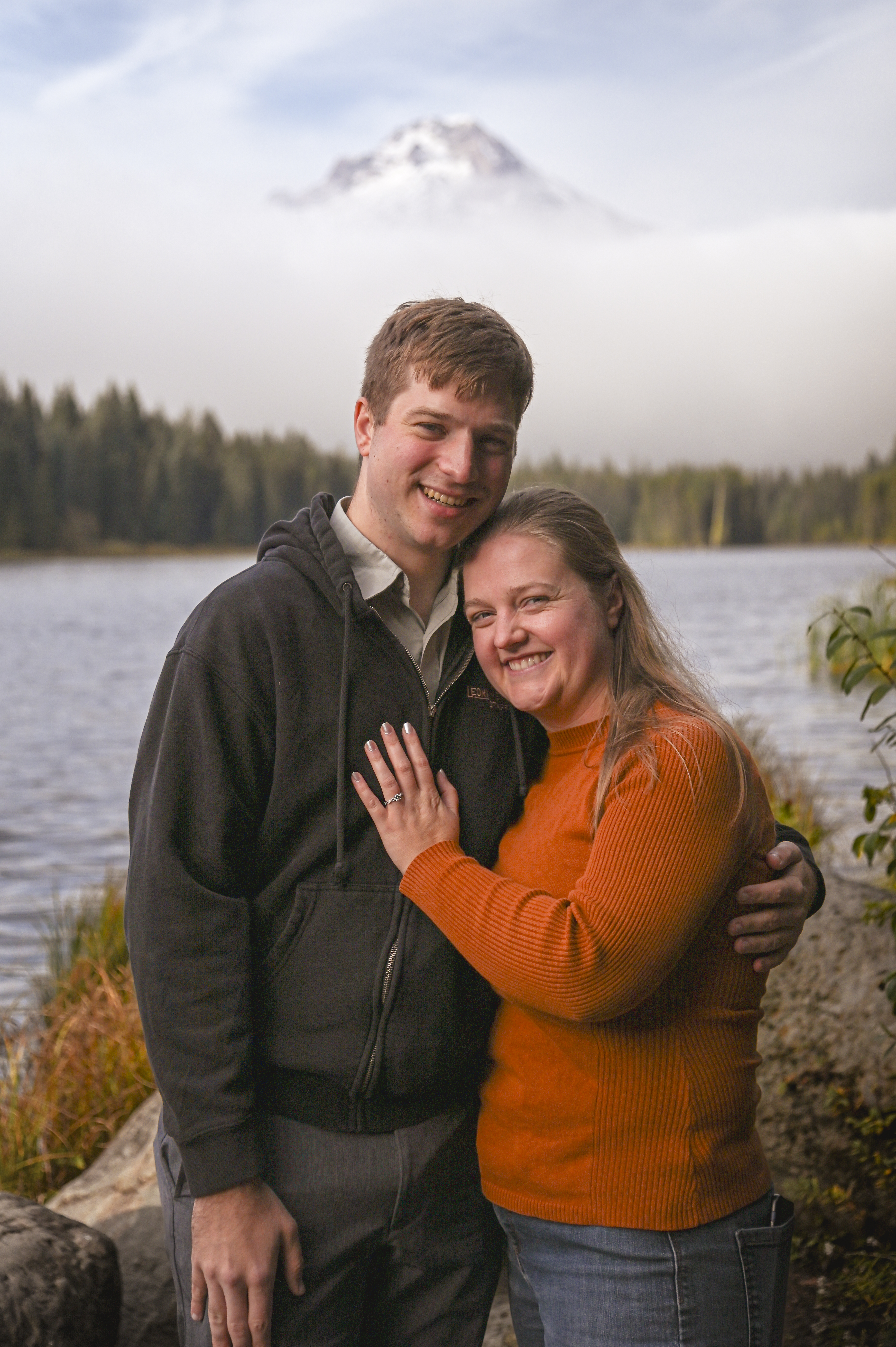 Couple_no_mountain